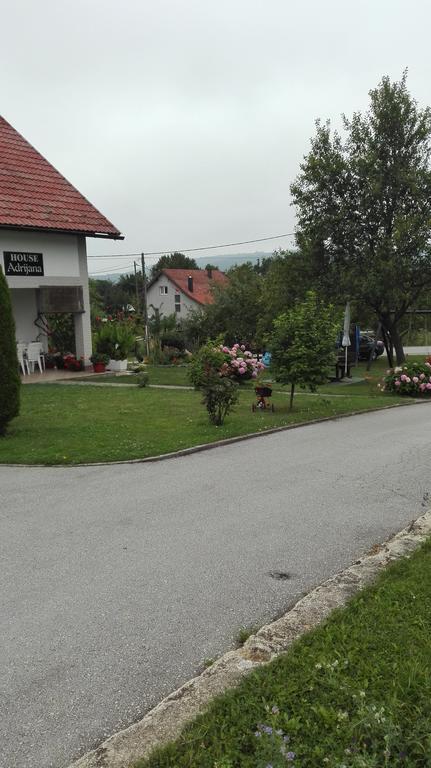 Guest House Adrijana Selište Drežničko Extérieur photo