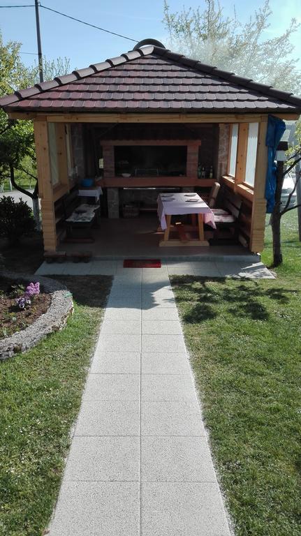 Guest House Adrijana Selište Drežničko Extérieur photo