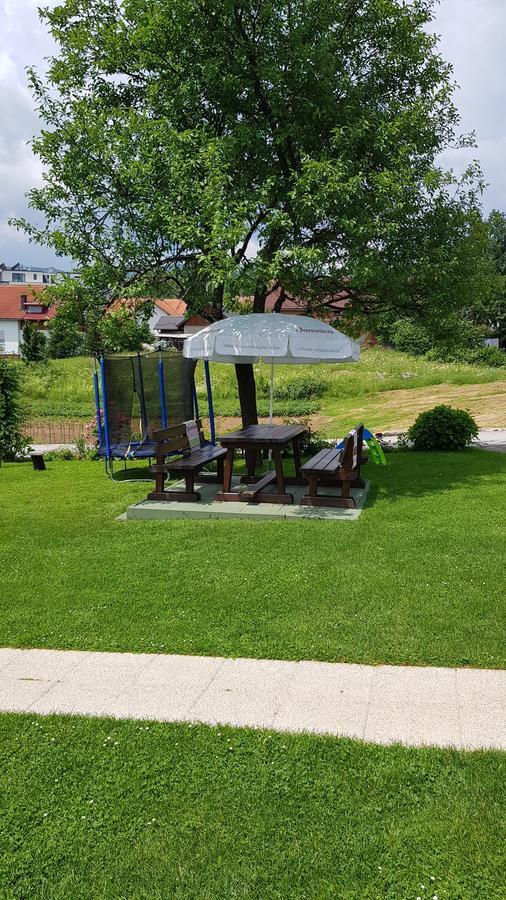 Guest House Adrijana Selište Drežničko Extérieur photo